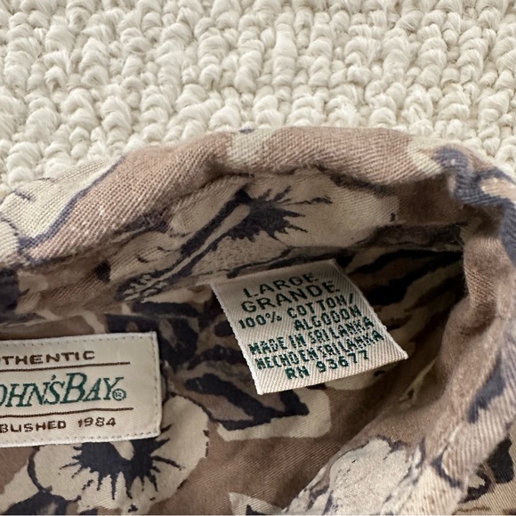 Vintage Patterned Button Up Shirt - Picture 4 of 7